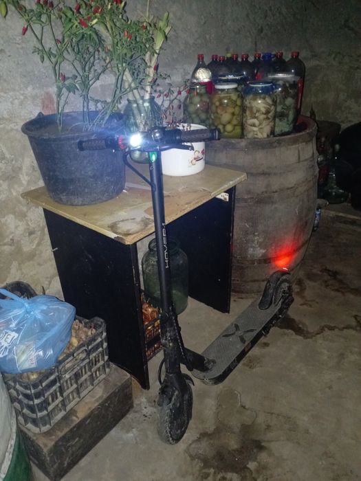 Vând trotineta electrica