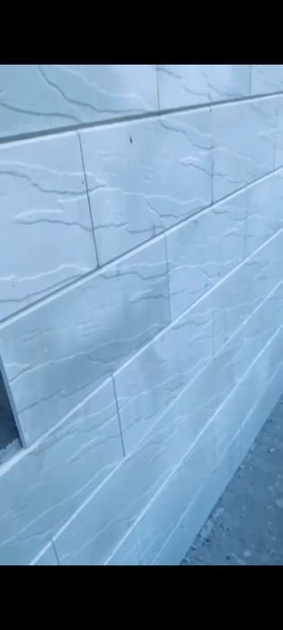 Vând placi decorative