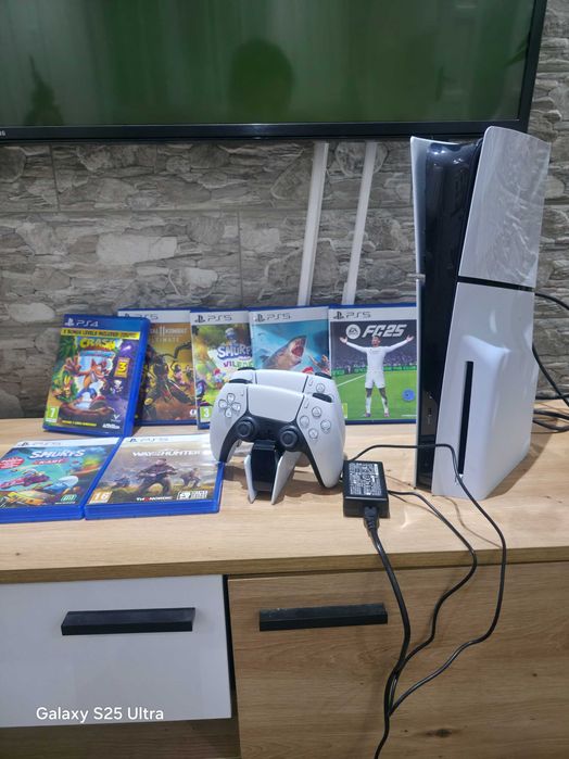 PlayStation 5 + игри + гаранция – като нов