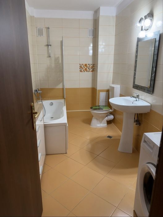 PF dau in chirie ap 2 camere cu parcare