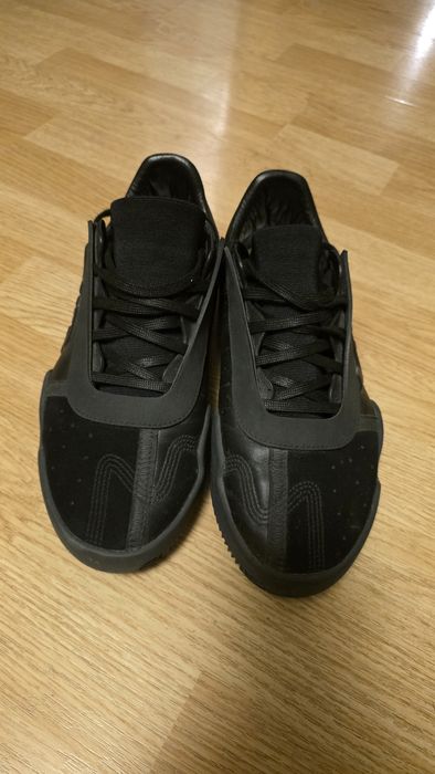 Adidas Y3 - YUNU Triple Black