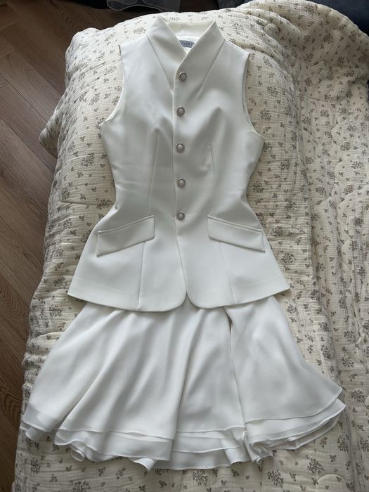 Комплект: жилетка + юбка