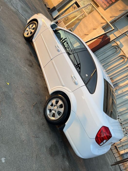 Sotiladi 2019 yil avtomat gentra