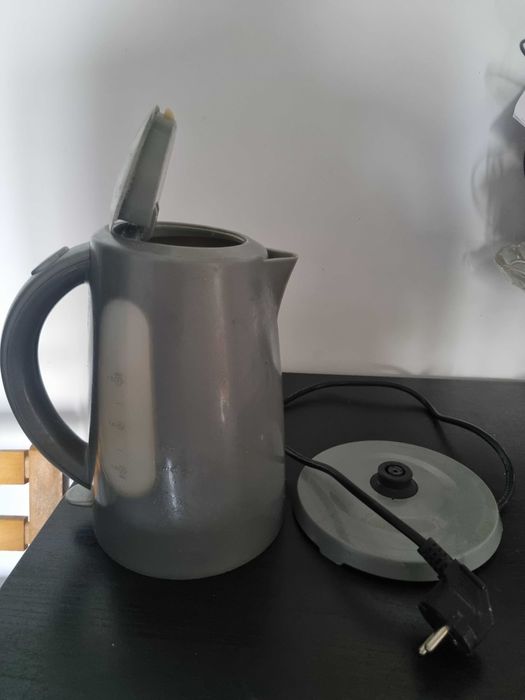 Vand fierbator cana plastic 1,7l, utilizat, perfect functional