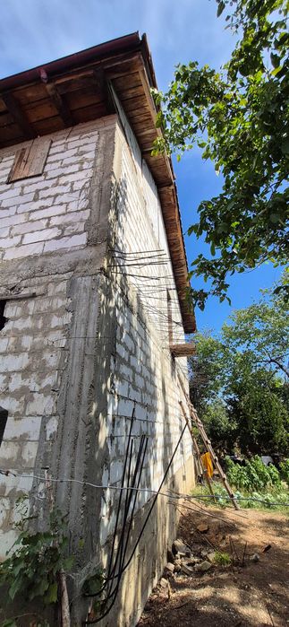 Casă de vânzare