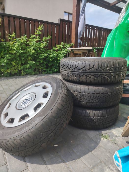 Set 4 Jante Tablă R15 VW cu Anvelope MS Uniroyal 195/65 R15 + Capace