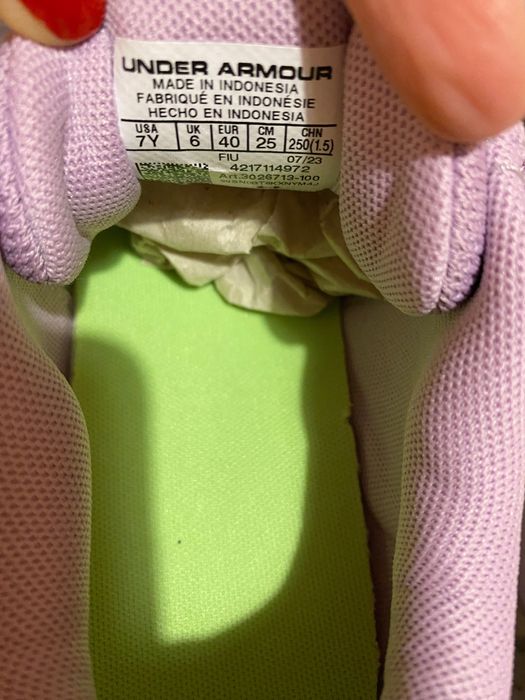 Маратонки Under Armour дамски  39р чисто нови