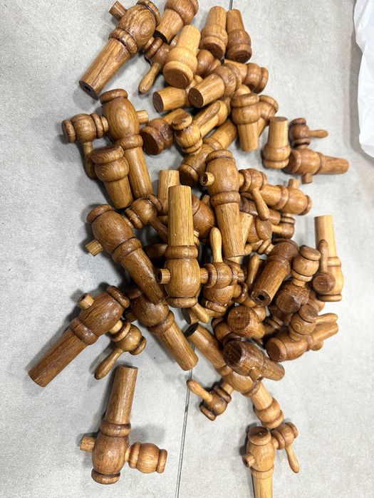 Краны и пробки дубовые для бочек