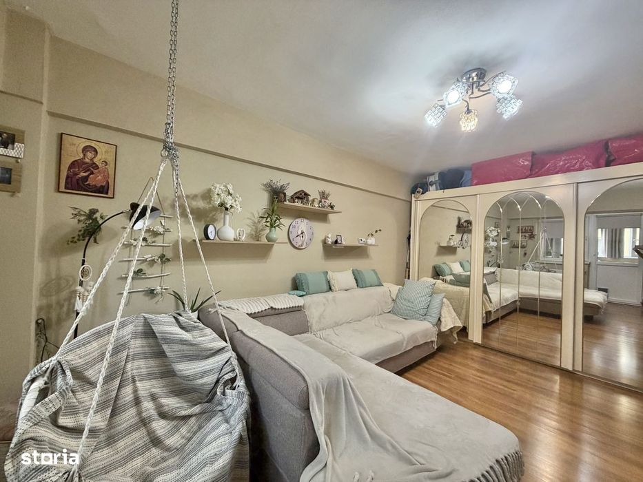 Apartament 2 camere, decomandat, etaj 3, zona Dambovita