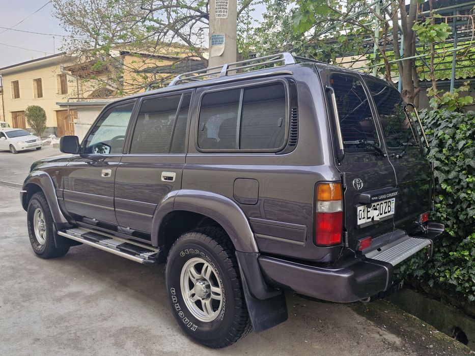 Tayota Land Cruser 80