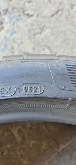 2 anvelope vara Michelin 325/30/21,dot 2021.Pretul este pe bucata.