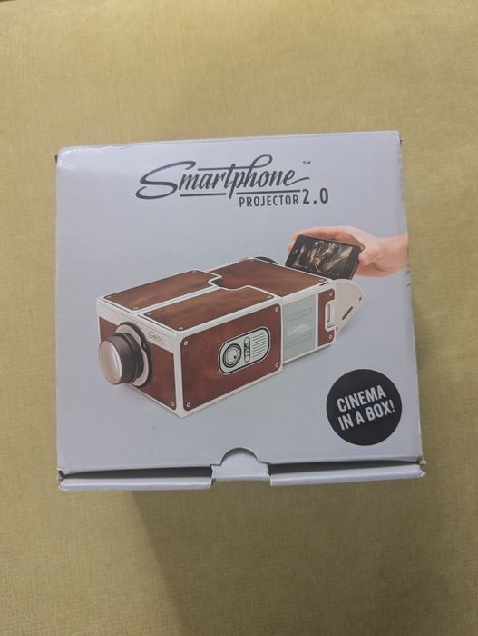 Smartphone Projector 2.0 Cinema in a Box