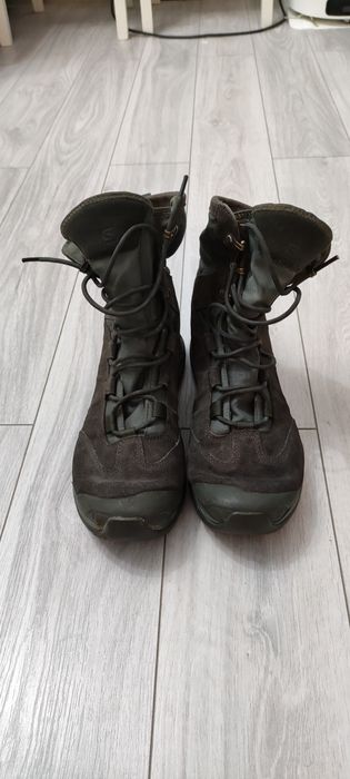 Vând bocanci Salomon Jungle Ultra mărimea 44