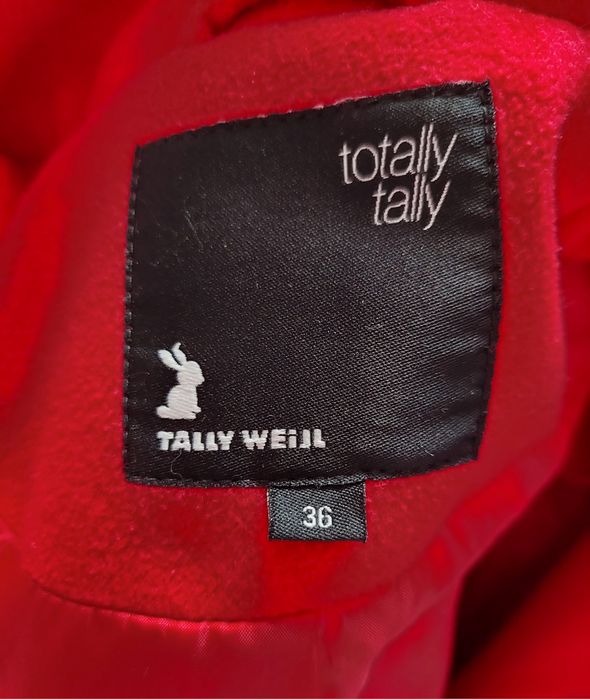 Дамско червено палто