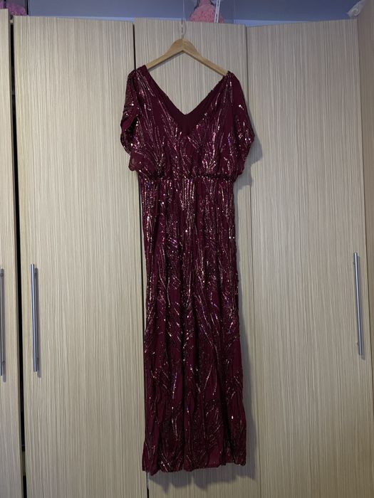 Vând rochițe de gală