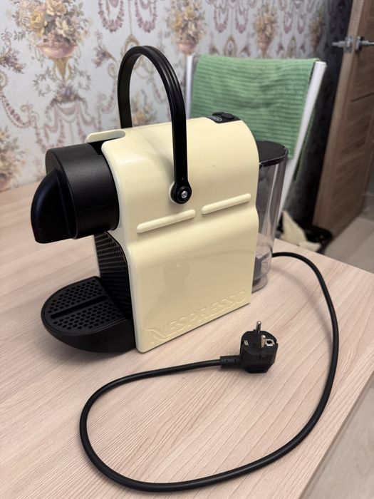 Кофемашина капсульная Nespresso