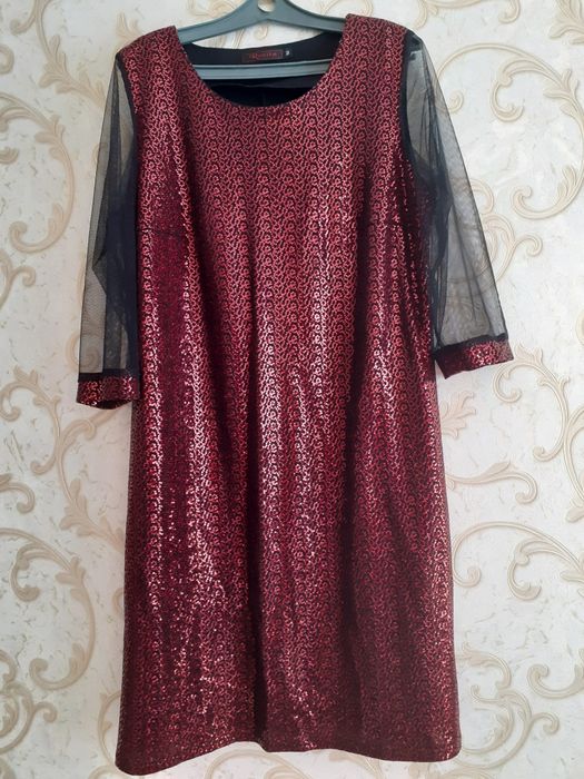 Продам красивое платье 48-50 размер