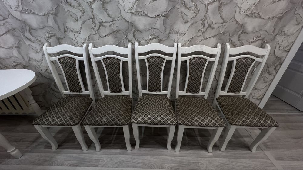 Продам стулья 8 штук