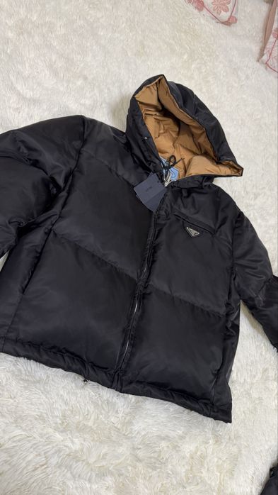 Продам пуховик Prada