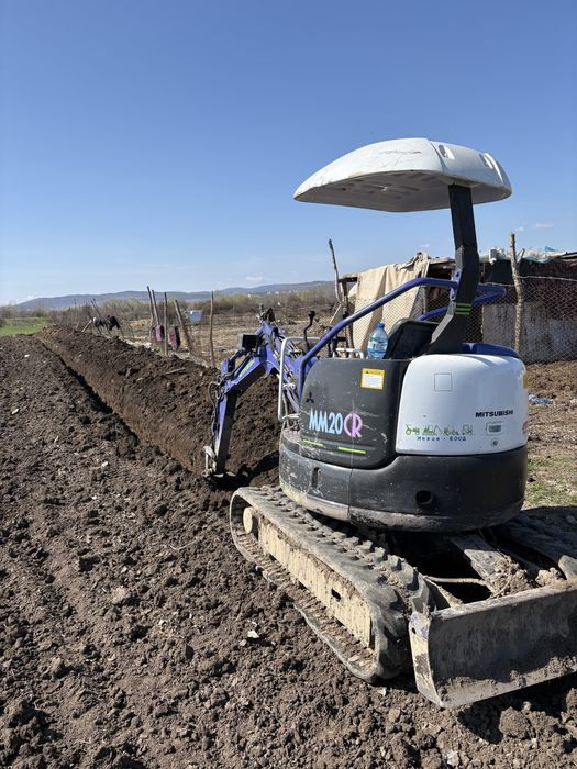 Изкопни услуги с мини багер и самосвал