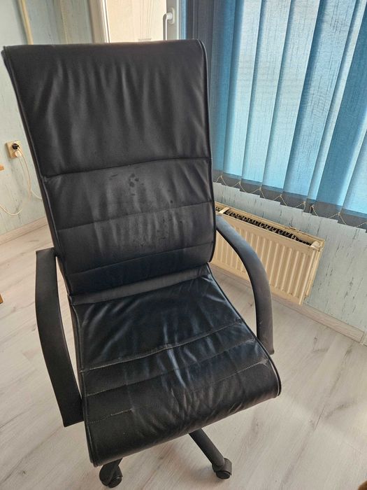 Бюро и директорски стол