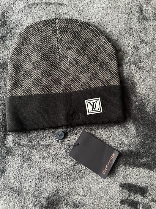 Caciula louis vuitton