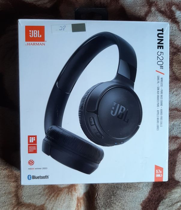 Vând căști originale jbl în stare bună wireless bluetooth