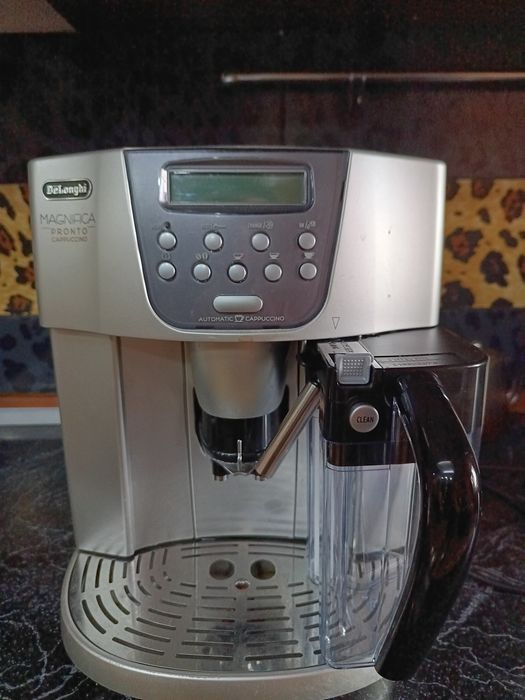 Автоматическая кофемашина DeLonghi Magnifica pronto.cappuccino