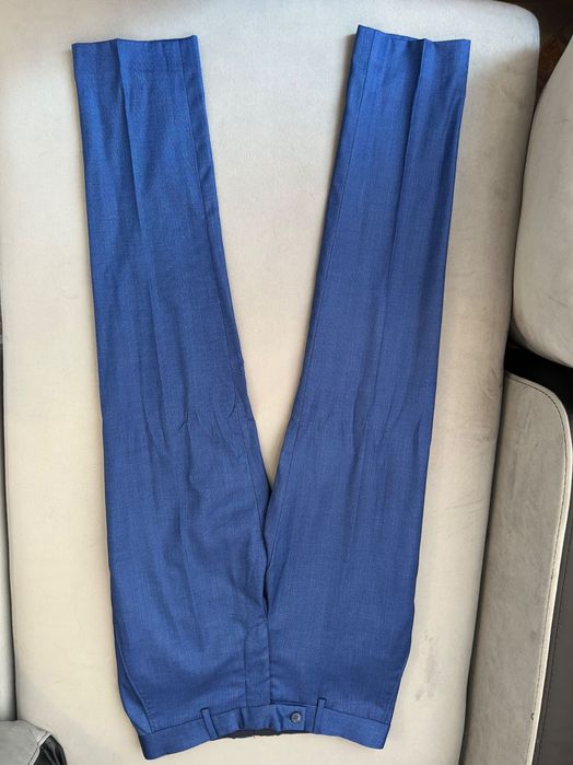 Син костюм размер s