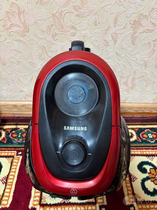 Продаётся пылесос samsung