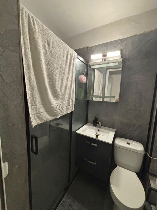 vand apartament 2 camere