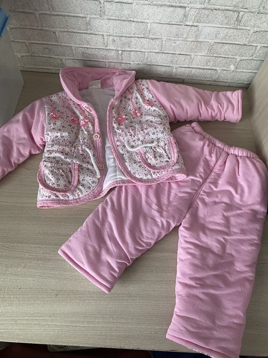 Продам весенние комбинезоны