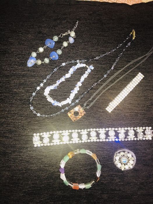 Красиви бижута от естествени полускъпоценни камъни С ПОДАРЪК ПО ИЗБОР