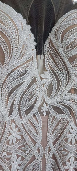 Vind rochie mireasa model deosebit  1100 lei