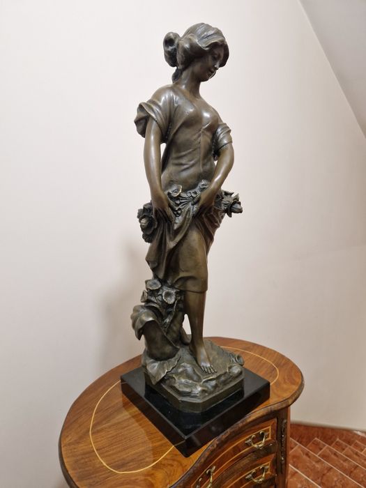 Превъзходна антикварна френска бронзова фигура скулптура