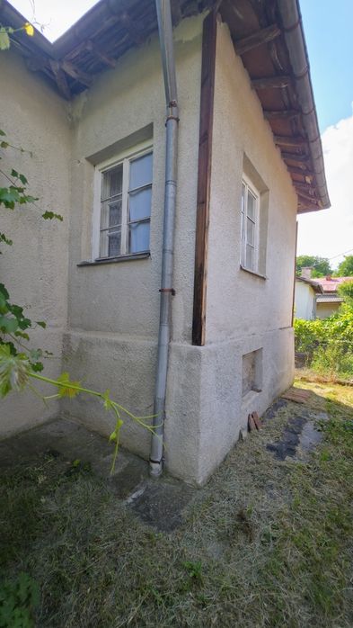 Продава се къща в село Вискяр, община Перник