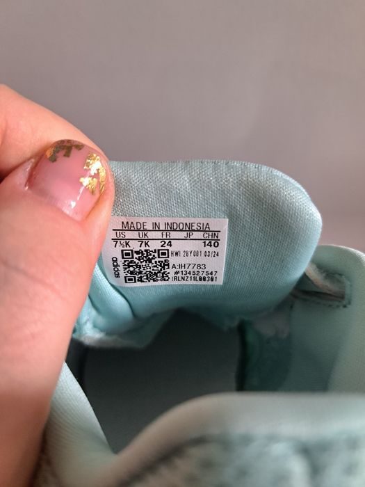 Маратонки Adidas номер 24