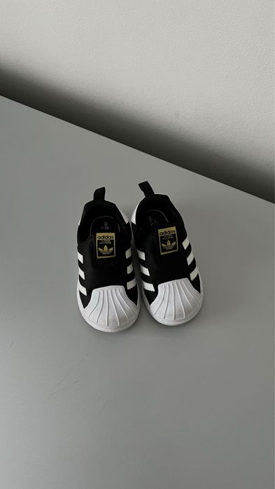 Адидас детские кроссовки