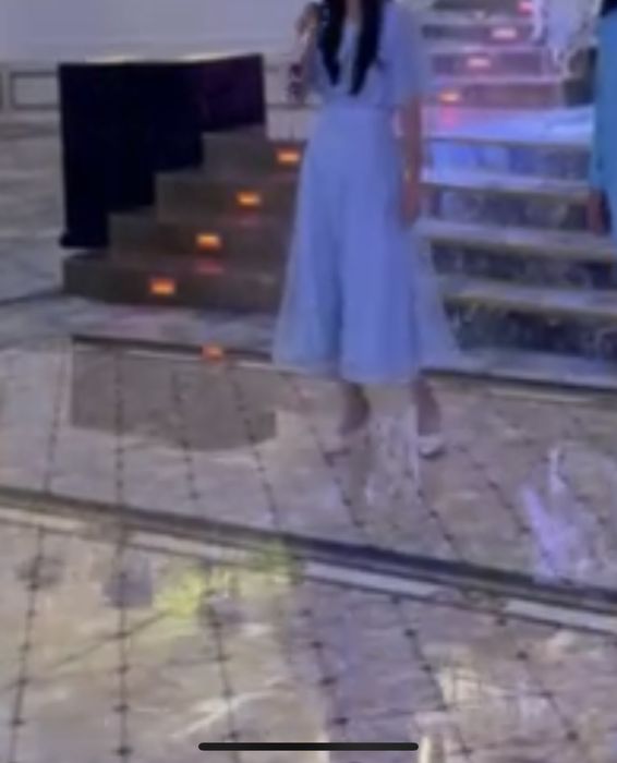 Синиие платье на той