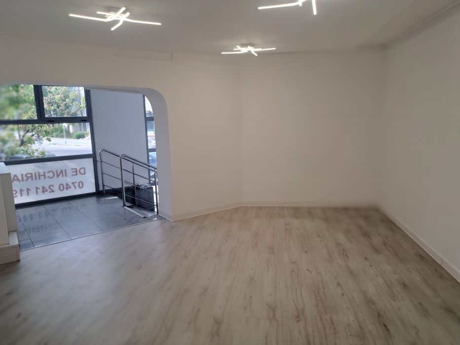 Închiriez spațiu comercial 77mp, visavis de Market Alexe(fosta farmacie Iris)