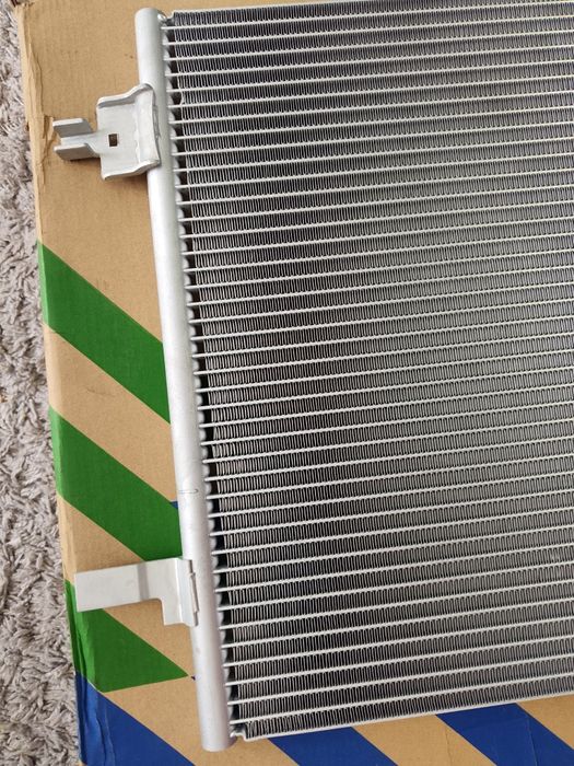 Продам радиатор кондиционера новый