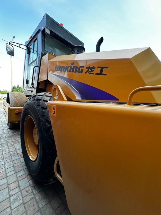 Katok. Lonking CDM516B каток