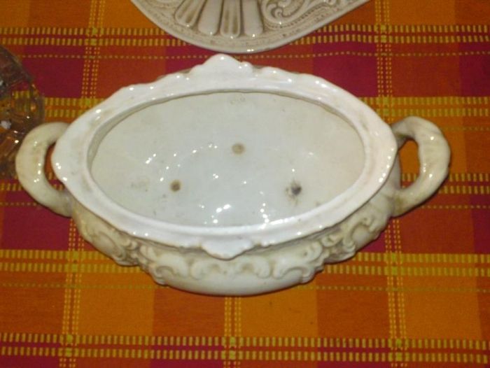 Продавам Италиански порцеланов супник Capodimonte