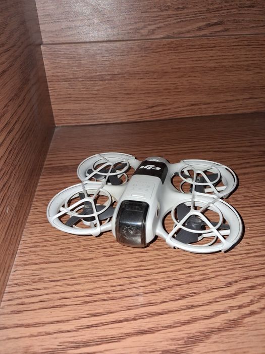 Vând drona dji neo fly