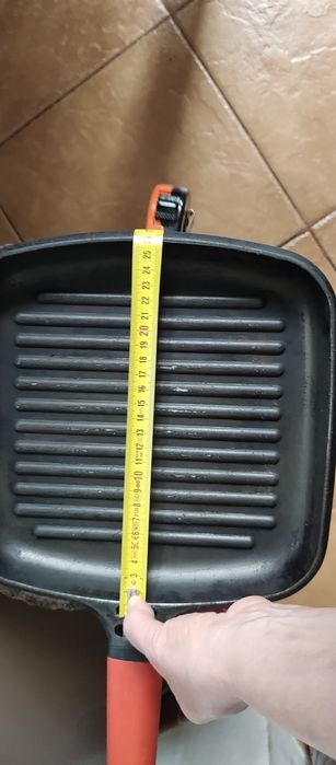 tigaie grill        .