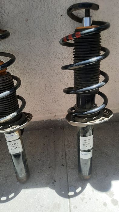 Set complect Amortizoare  W Golf6