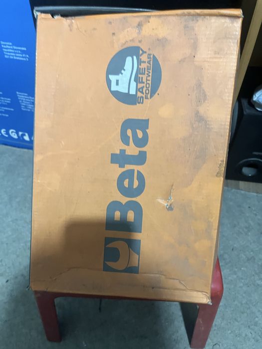 Работни обувки нови