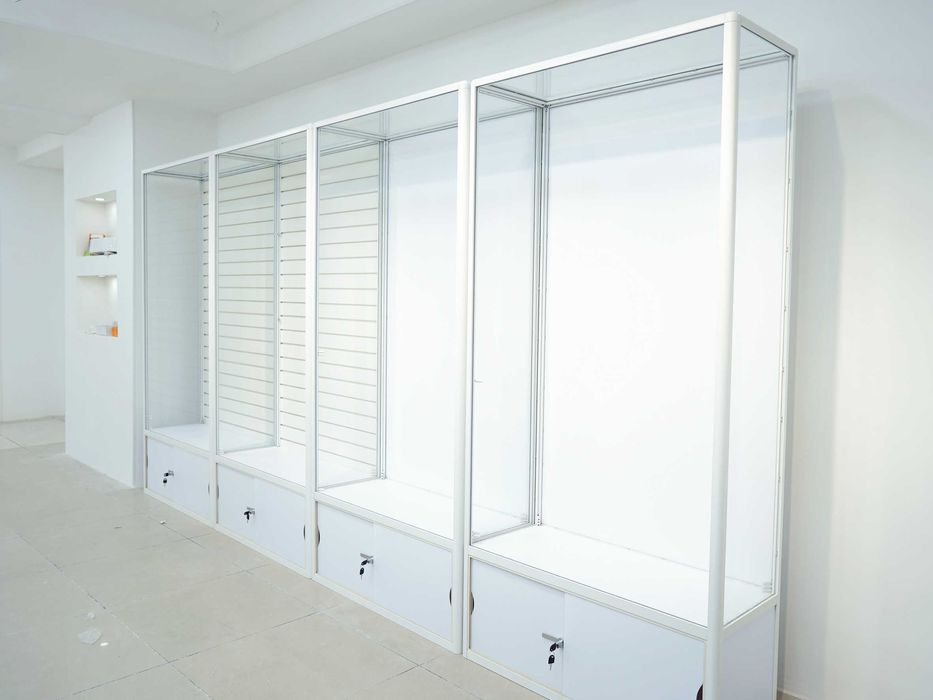 Стеклянные и профильные витрины. Shisha va profil vitrinalari