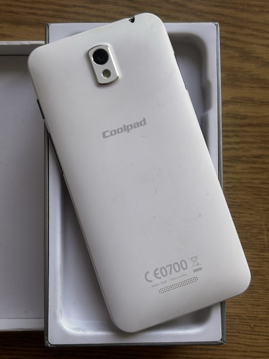 Нов мобилен телефон Coolpad Porto Е560, бял