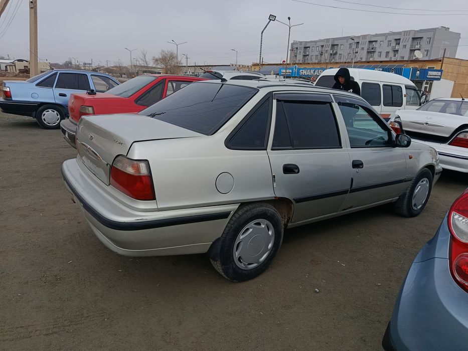 Нехиа машина сотилади